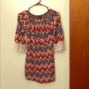 Multi color tunic with Lacey sleeves